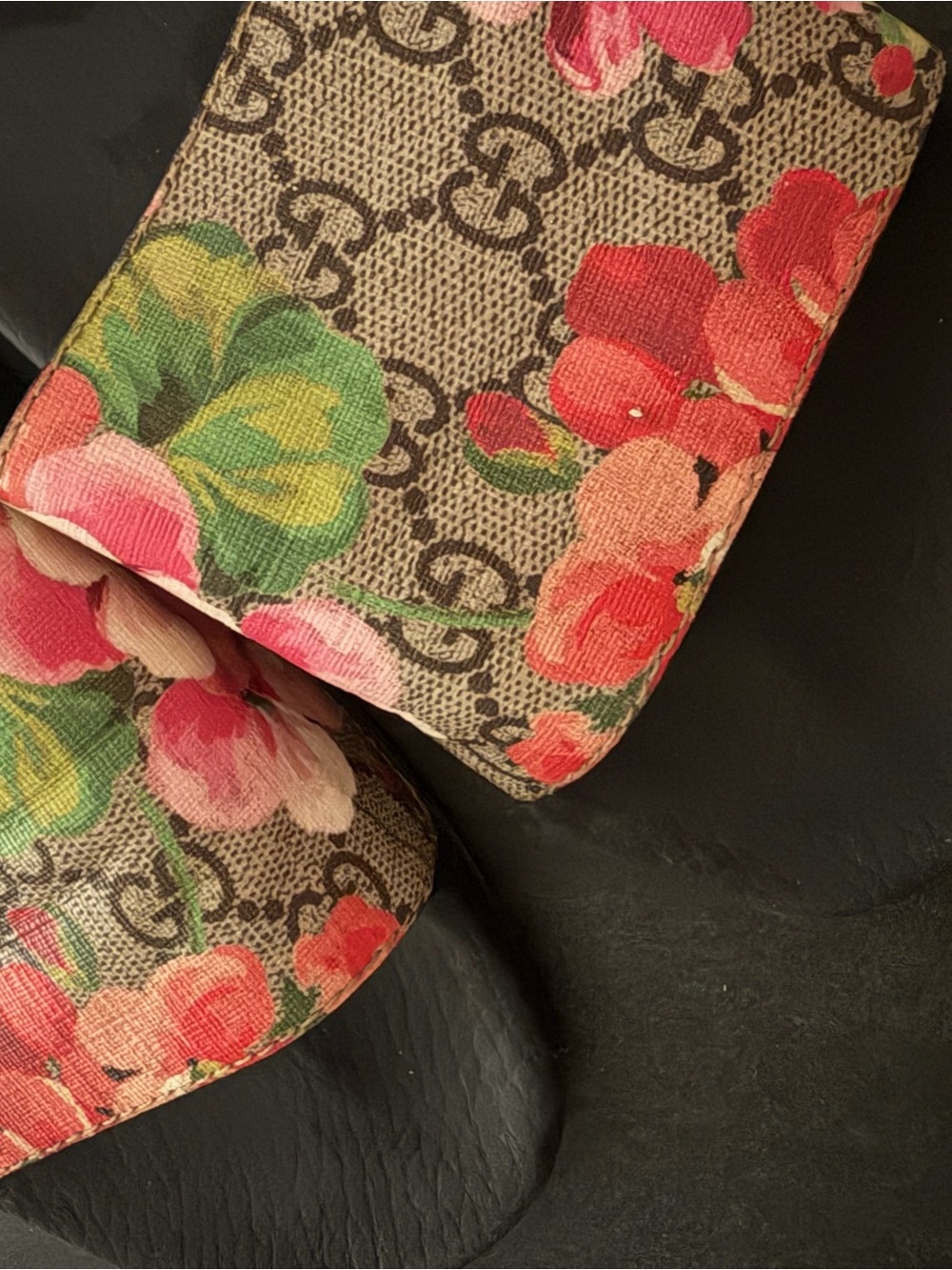 Gucci Beige Women's Pursuit Pool Slide Sandals - Picture 3 of 5